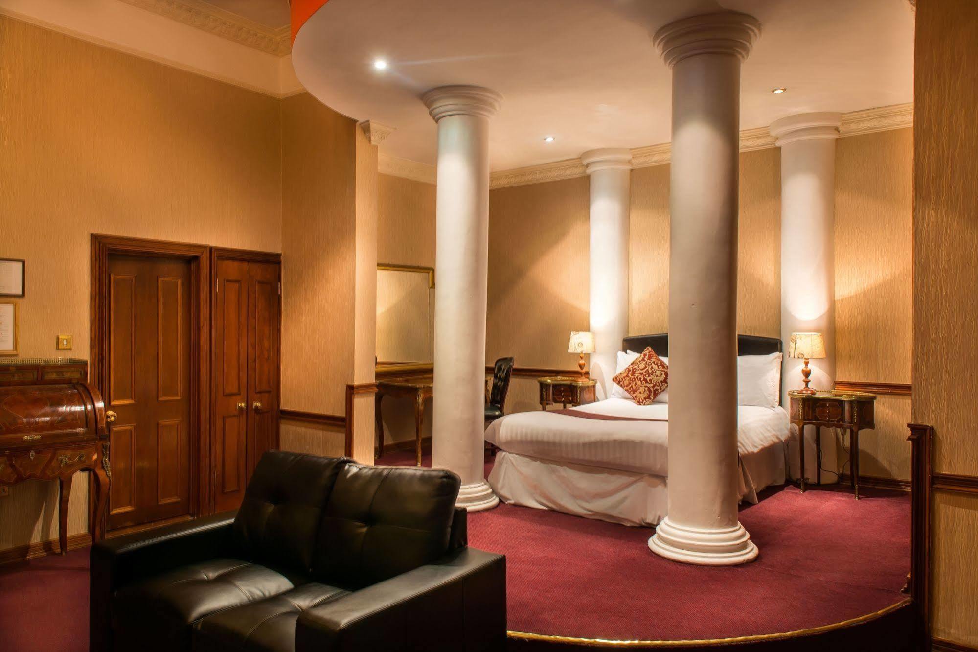 Russell Court Hotel Dublin Exterior foto